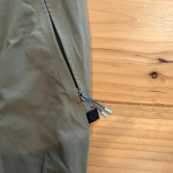 Lululemon Olive Green Lightweight Joggers – Size 6 – Great Condition - Picture 2 of 7